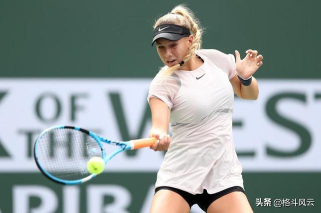 更是观看她 更是观看她